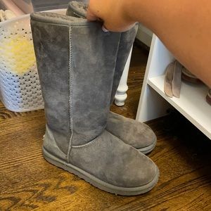 Women’s size 7 UGG boots